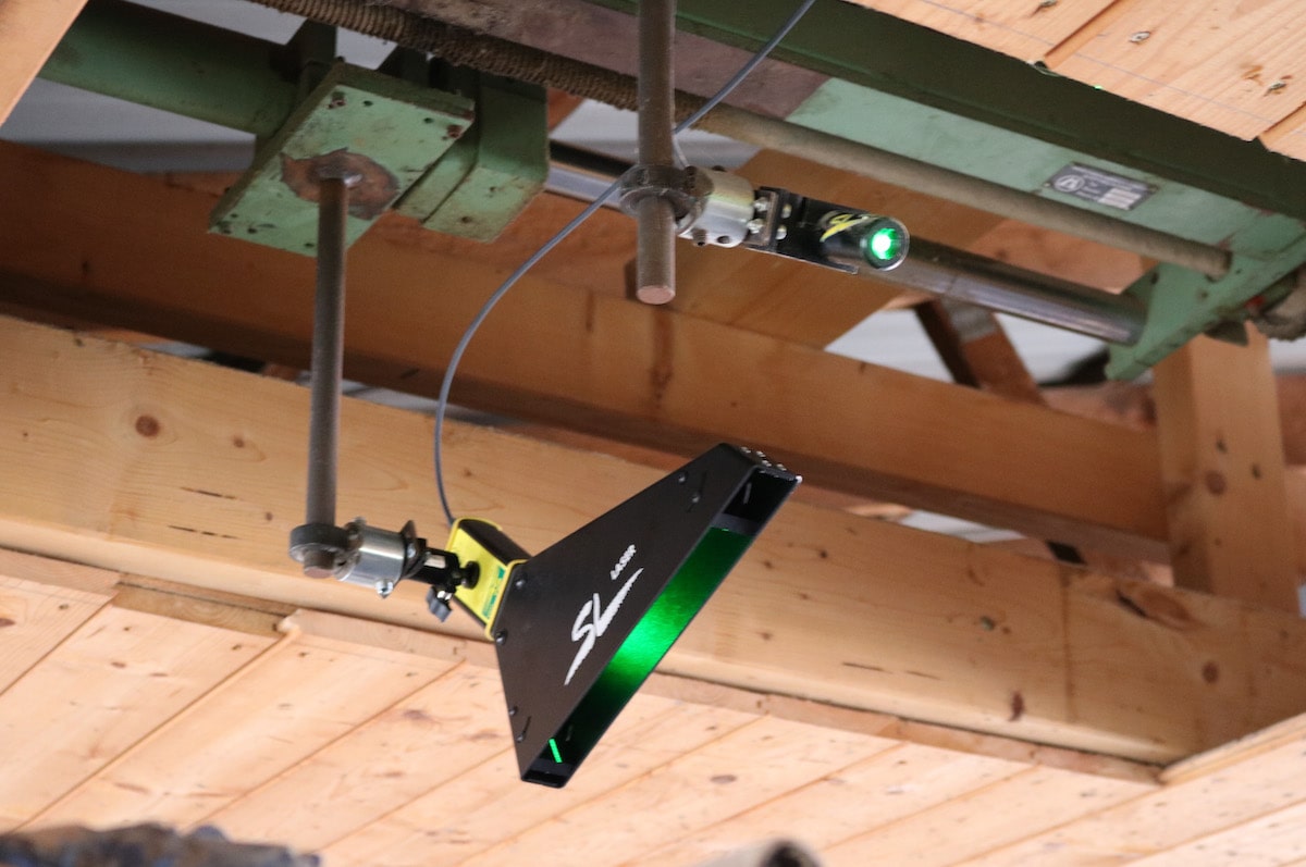 Positionierlaser im Einsatz an Decke